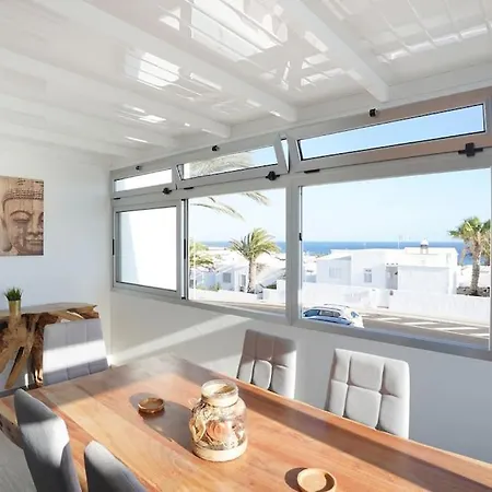 شقة Rooftop Sea View With Jacuzzi And A/c *