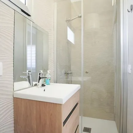Rooftop Sea View With Jacuzzi And A/c شقة *