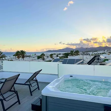 Lägenhet Rooftop Sea View With Jacuzzi And A/c