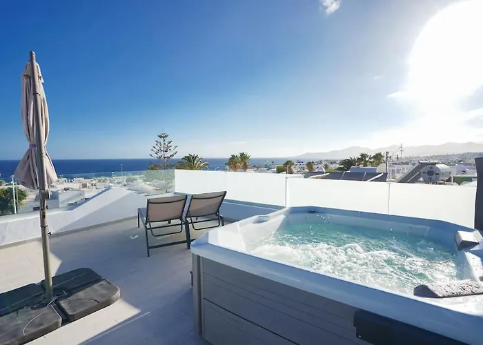 Rooftop Sea View With Jacuzzi And A/c *